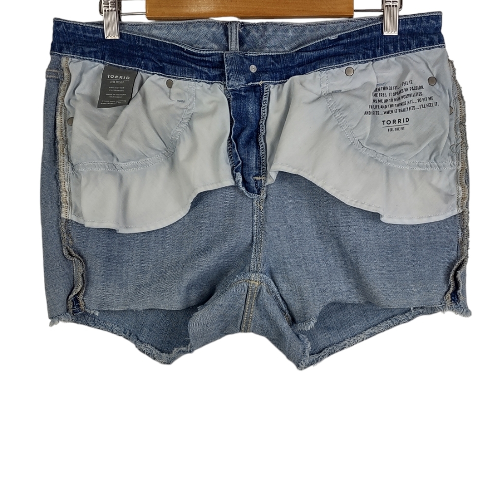 Torrid Women's Mid Rise Short - Picture 3 of 11